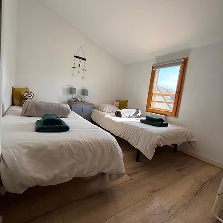 בית נופש Maison Bois Village - 4 Personnes *